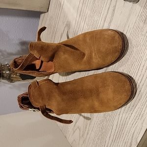 Brown suede Frye boots